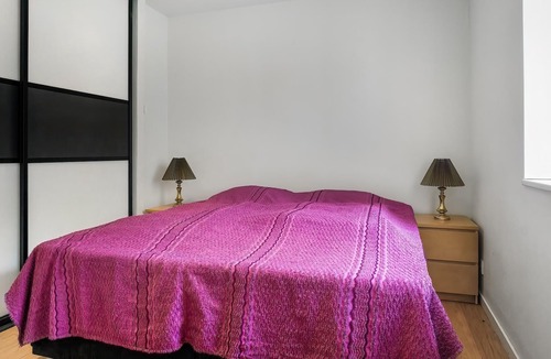 Snertinge House | A spacious cottage surrounded by golden fields awaits you.