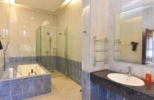 Ampang Apartment | A Spacious & Cozy 5BR Unit in Ampang, FREE Parking