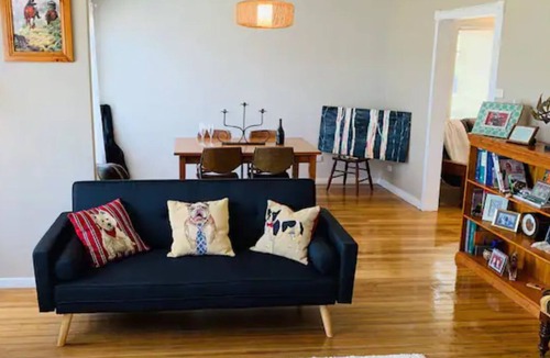 Chiltern House | A Spacious Getaway in Charming Chiltern