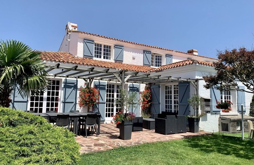 Longeville-sur-Mer Villa | A spacious villa for you all to finally be together after so long apart.