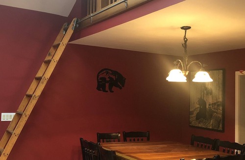 Oneonta House | A Spacious Vacation Retreat.