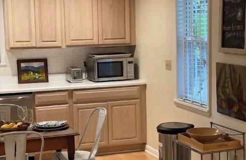 Lewisburg Cottage | A special cottage close to EVERYTHING!