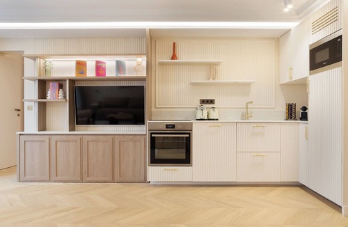 Gaillon Apartment | A Splendid 2-BR/2BA with Services in Opéra
