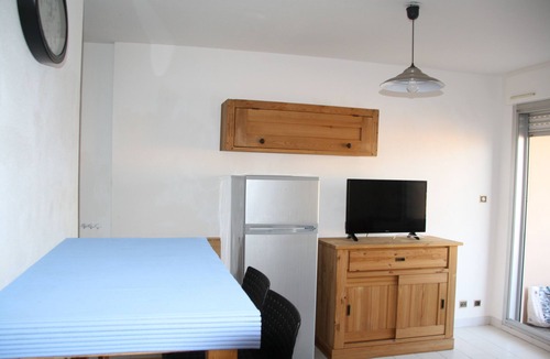 Frontignan Apartment | A splendid view of the marina for this pretty apartment