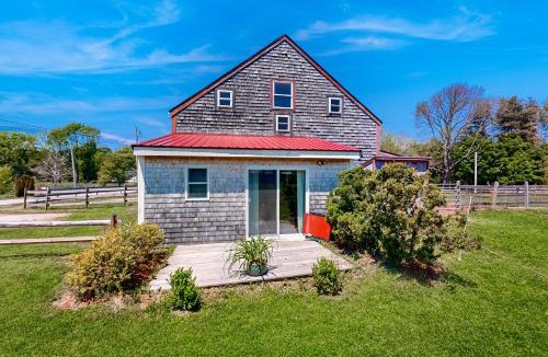 Walpole Apartment | A Spot on the River