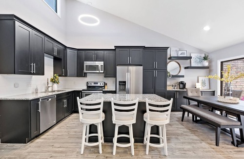 Wolf Pen Creek House | A Starry Night in Aggieland! One mile to Kyle Field