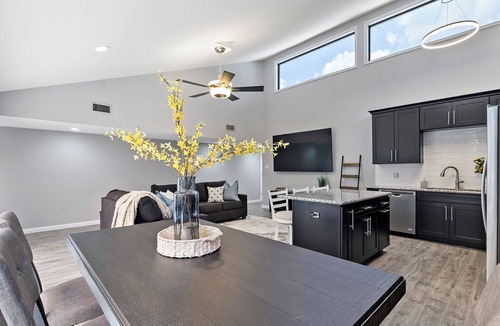 Wolf Pen Creek House | A Starry Night in Aggieland! One mile to Kyle Field