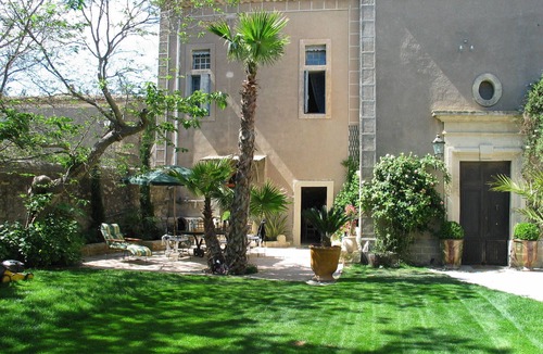 Fabregues Apartment | A stay at the Templar Commandery