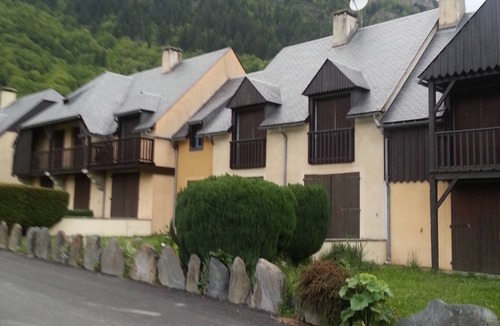 Peyragudes Apartment | A stay by the lake .