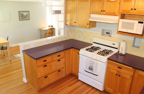 West Eugene House | A Step Away From Downtown- Quiet, Light, and Clean