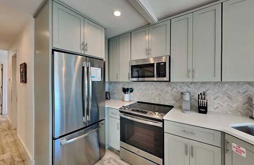 Kiska Beach House | A Stone's Throw | Pet Friendly, 2 Blocks to Beach, Large Yard