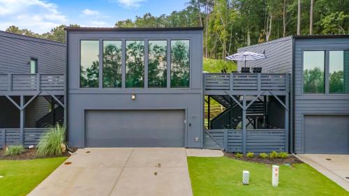 Waleska House | A Stoney Marina