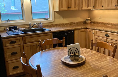 Jackson Cottage | A STORYBOOK COTTAGE!