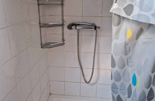 East Acton Apartment | A studio overbooking the city