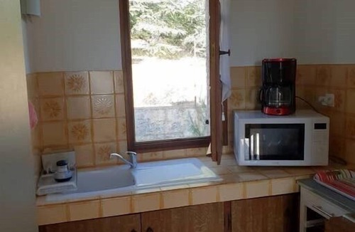 Greoux-les-Bains Apartment | (A) Studio T1 spacious, quiet, sun, parking