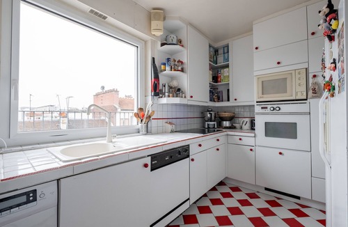 Centre Ville Apartment | A Study in Pink, by Veeve