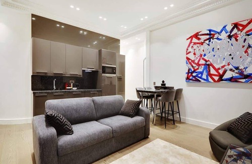 Chaillot Apartment | A Stunning 1-BR apartment in Champs Elysées