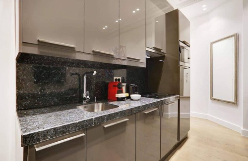 Chaillot Apartment | A Stunning 1-BR apartment in Champs Elysées