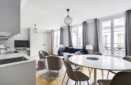 Madeleine Apartment | A Stunning 2-BR/2BA in Opéra - Saint-Lazare