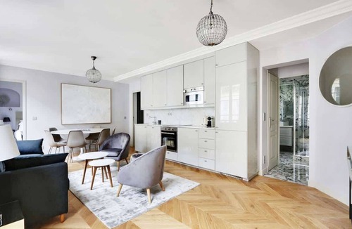 Madeleine Apartment | A Stunning 2-BR/2BA in Opéra - Saint-Lazare