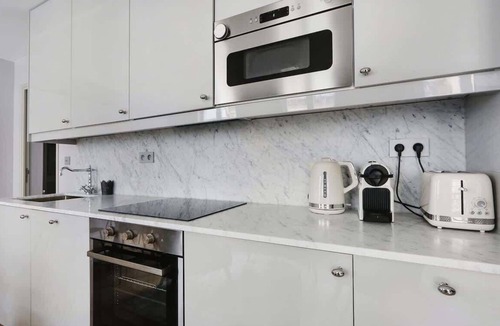Madeleine Apartment | A Stunning 2-BR/2BA in Opéra - Saint-Lazare