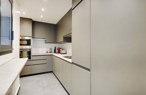 Porte-Dauphine Apartment | A Stunning 2-BR/2BA with Terraces and A/C