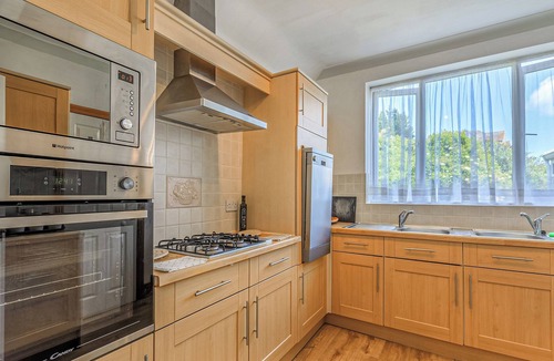 Roundham Apartment | A stunning apartment overlooking Goodrington Beach.