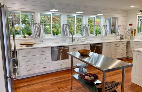 Dowagiac House | A stunning four-season escape!