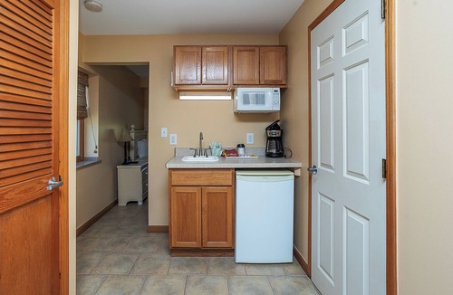 Michigan City Hotel | A Suite Place .5 mi from Beach