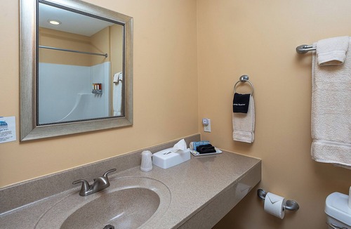 Michigan City Hotel | A Suite Place .5 mi from Beach