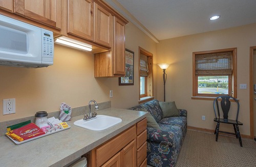 Michigan City Hotel | A Suite Place .5 mi from Beach