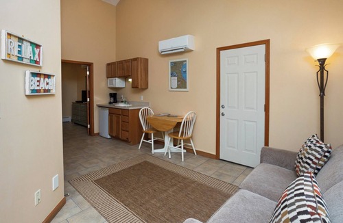 Michigan City Hotel | A Suite Place .5 mi from Beach