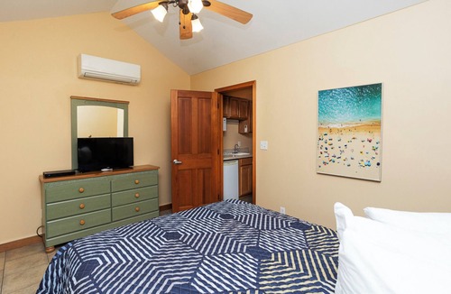 Michigan City Hotel | A Suite Place .5 mi from Beach