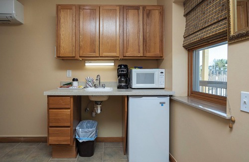 Michigan City Hotel | A Suite Place .5 mi from Beach 3