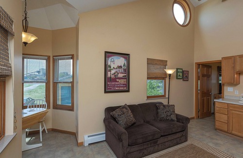 Michigan City Hotel | A Suite Place .5 mi from Beach