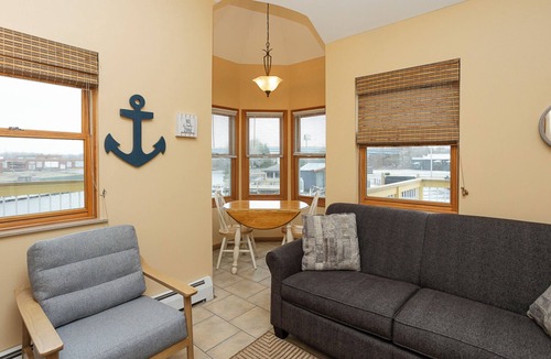 Michigan City Hotel | A Suite Place .5 mi from Beach