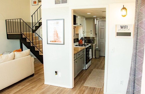 Canyon House | A sweet stay on Cherrywood Square
