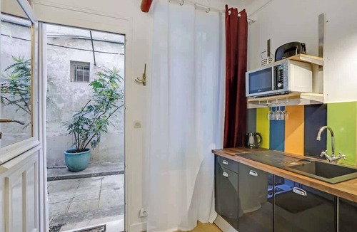 Notre-Dame-des-Champs Apartment | A Sweet Studio in Montparnasse