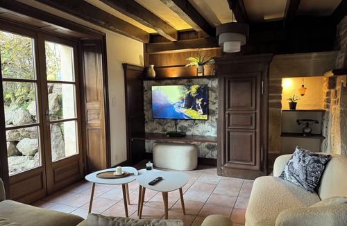 Uxegney House | A thousand and one beams