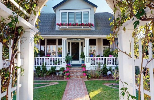 Coronado House | A Timeless Coronado Beach Cottage with Guesthouse