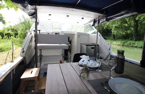 Meilhan-sur-Garonne Boat Rental | A timeless night aboard the Terry Carly!