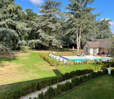 Acon Villa | A timeless manor of discreet luxury and absolute privacy