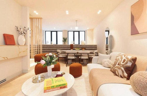 Les Halles Apartment | A TIMELESS PARISIAN ELEGANCE, WITH HAMMAM & JACUZZI AT RUE DES DÉCHARGEUR