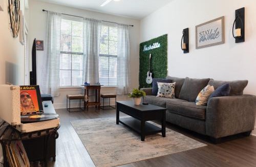 Sobro Apartment | A Touch of Bleu - 1 Bdr Condo, free parking
