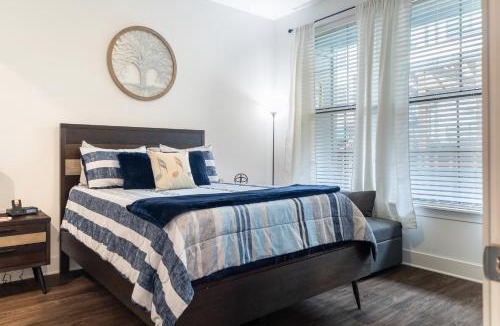 Sobro Apartment | A Touch of Bleu - 1 Bdr Condo, free parking