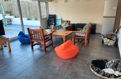 Borth House | A Tranquil haven with panaromic views.