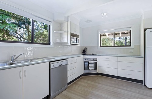 Mollymook House | A Tranquil, Leafy and Super-Convenient Holiday Home