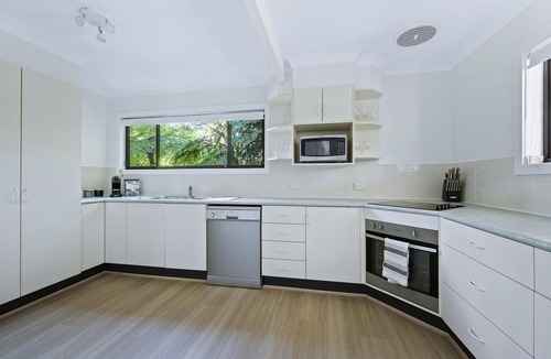 Mollymook House | A Tranquil, Leafy and Super-Convenient Holiday Home