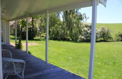 Halcombe Cottage | A tranquil country cottage