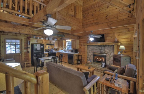Epworth Cabin | A Tranquil Place | Pet Friendly | Fish From Cabin | Fire Pit |